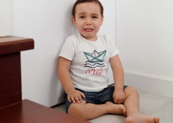 Peuterpuberteit: Wat je moet weten en hoe je ermee omgaat